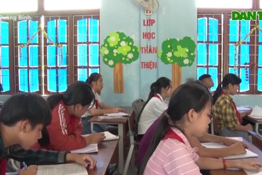 Thầy trò vùng cao căng mình theo đuổi con chữ giữa “chảo lửa”