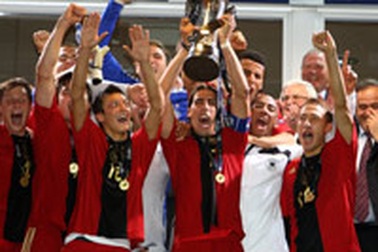 Đè bẹp tuyển trẻ Anh,  Đức Vô địch U21 châu Âu