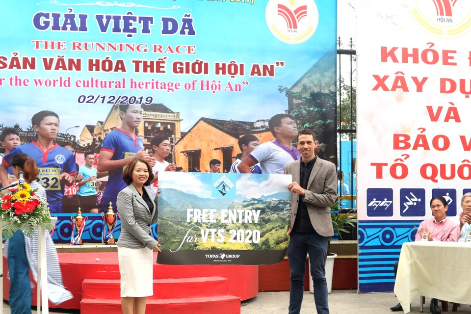 Đông đảo người dân và du khách chạy vì Di sản Văn hóa thế giới Hội An” - 2 Đông đảo người dân và du khách chạy vì Di sản Văn hóa thế giới Hội An” - 2