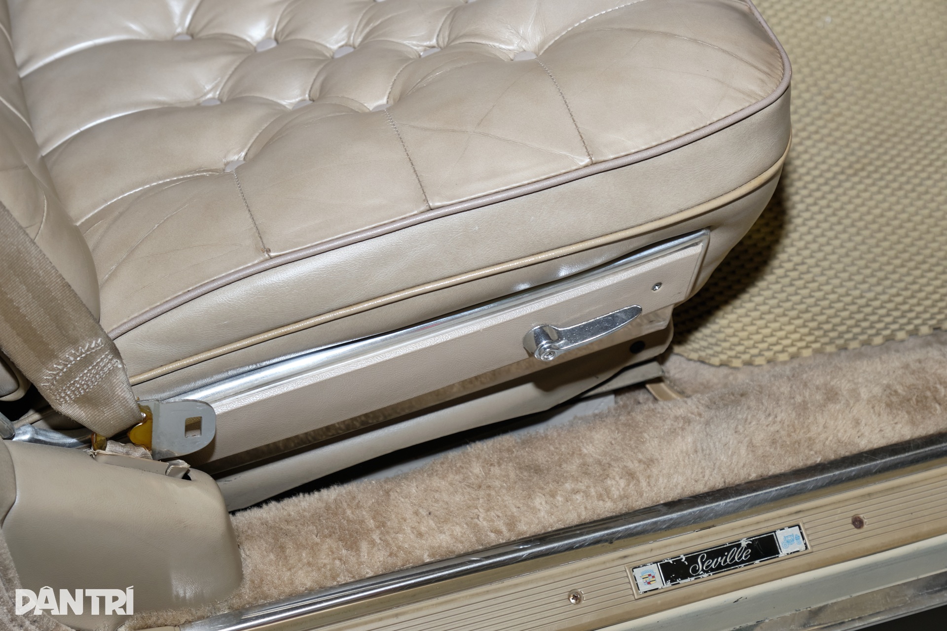 Bộ ba xe cổ hàng hiếm hội tụ tại Hà Nội: Hơn 50 năm vẫn chạy tốt - 34