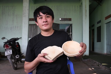 Kiếm hàng trăm triệu đồng từ mo cau tưởng bỏ đi