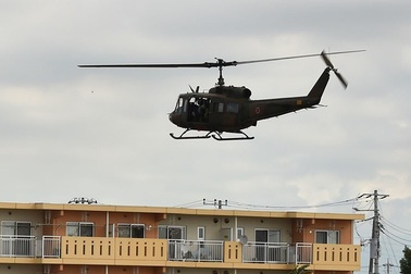 Trực thăng quân sự Nhật Bản lao vào nhà dân