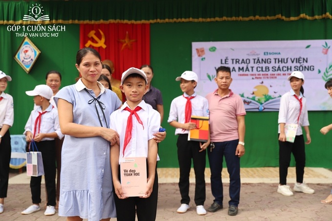 Trao tặng sách trên quê hương danh nhân văn hóa Vũ Diệm - Ảnh 11. Trao tặng sách trên quê hương danh nhân văn hóa Vũ Diệm - Ảnh 11.