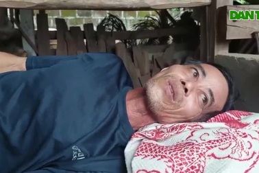 Bình Định: Vợ nghèo bất lực chờ chồng tàn phế vì không tiền chữa trị