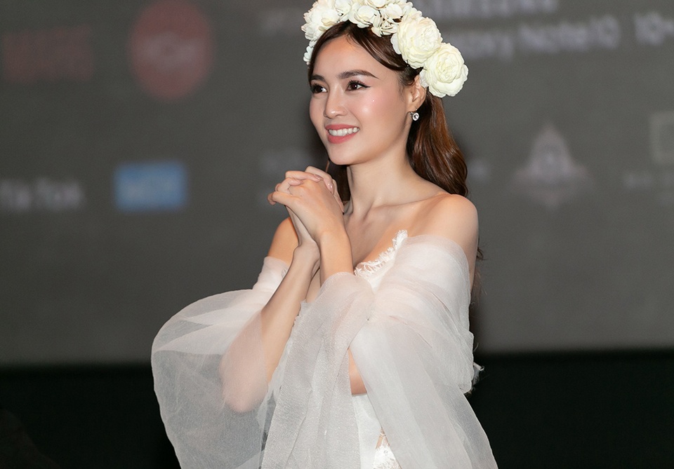Ninh Dương Lan Ngọc: “Khi nào đám cưới tôi mới chia sẻ chuyện tình cảm” - 3 Ninh Dương Lan Ngọc: “Khi nào đám cưới tôi mới chia sẻ chuyện tình cảm” - 3