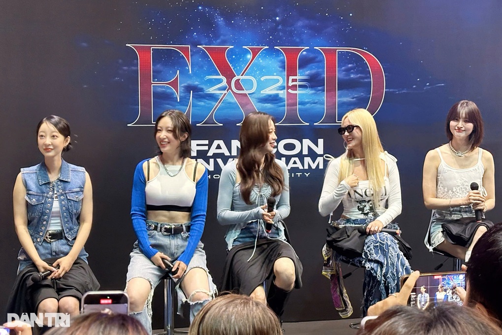 Nữ thần fancam Hàn Quốc khoe nhan sắc khác lạ khi đến TPHCM - 1 Nữ thần fancam Hàn Quốc khoe nhan sắc khác lạ khi đến TPHCM - 1