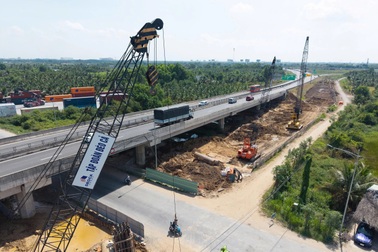 Sớm đưa dự án mở rộng cao tốc TPHCM - Trung Lương - Mỹ Thuận về đích