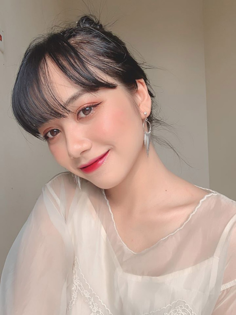 Nữ sinh Ngân hàng “gieo thương nhớ” trong trang phục quân sự - 3 Nữ sinh Ngân hàng “gieo thương nhớ” trong trang phục quân sự - 3