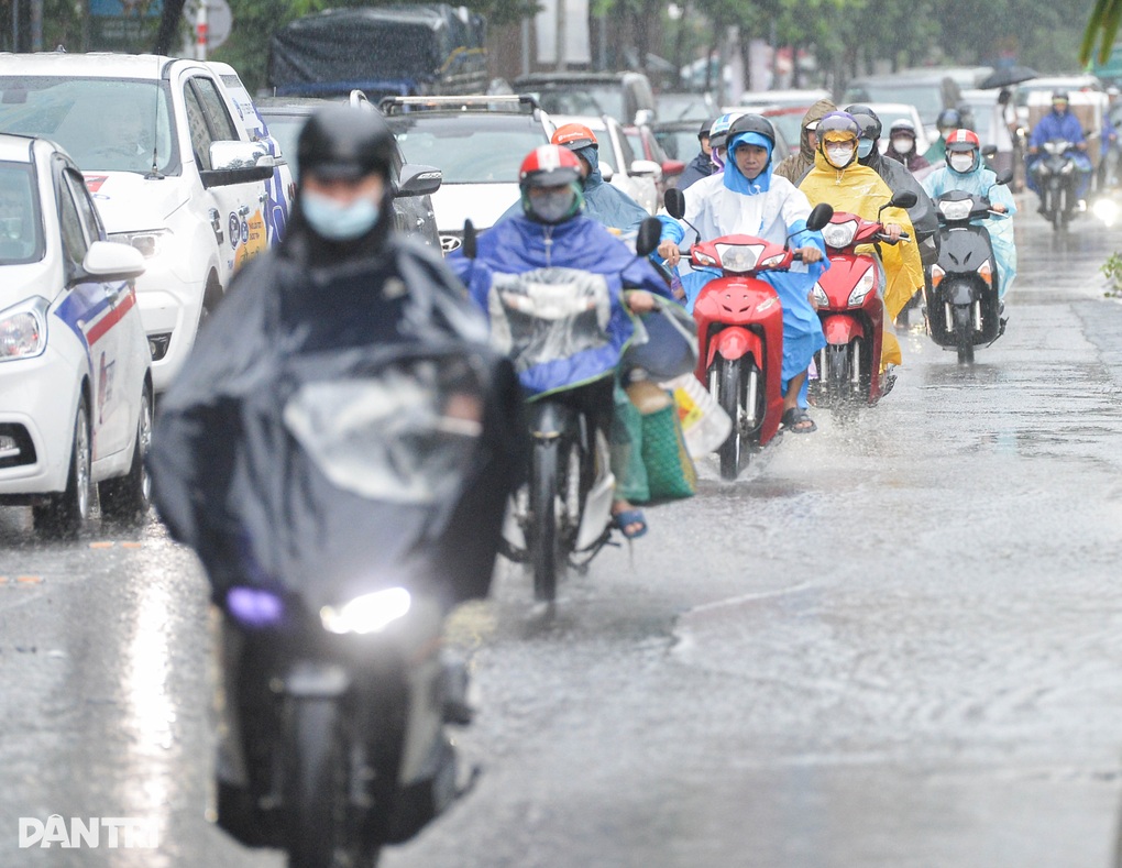 Hà Nội sáng nay đường phố tắc không lối thoát - 5 Hà Nội sáng nay đường phố tắc không lối thoát - 5