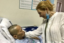 Người phụ nữ Ukraine 20 năm chăm chồng đột quỵ ở Việt Nam