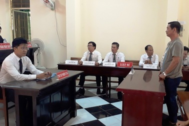 Lãnh 3 năm tù vì tội giao cấu với thiếu nữ bán vé số