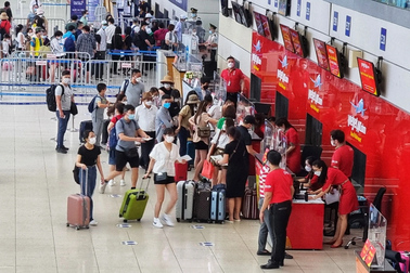 Khách đi máy bay được "đòi quyền lợi" sau 15 phút chậm chuyến