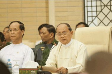 Tổng thống Myanmar Thein Sein thảo luận với thủ lĩnh đối lập