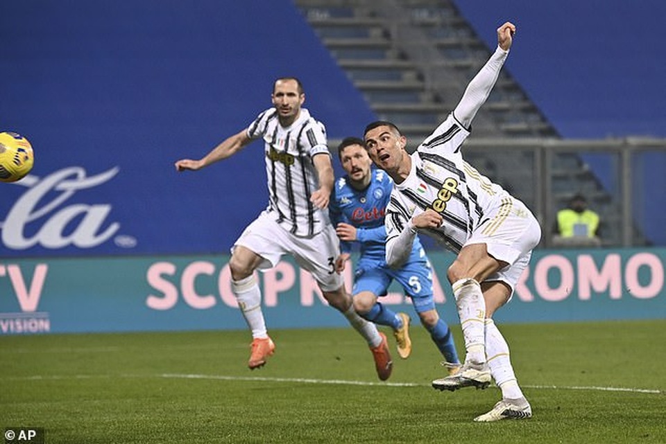 C.Ronaldo ghi bàn xuất sắc nhất lịch sử, Juventus giành Siêu cúp Italia - 1 C.Ronaldo ghi bàn xuất sắc nhất lịch sử, Juventus giành Siêu cúp Italia - 1