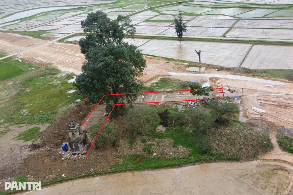 Thần đèn di dời thành công cổng đền hơn 200 năm tuổi - 1 Thần đèn di dời thành công cổng đền hơn 200 năm tuổi - 1