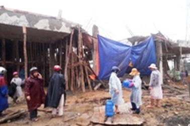 Đình chỉ thi công khu chợ bị sập trần