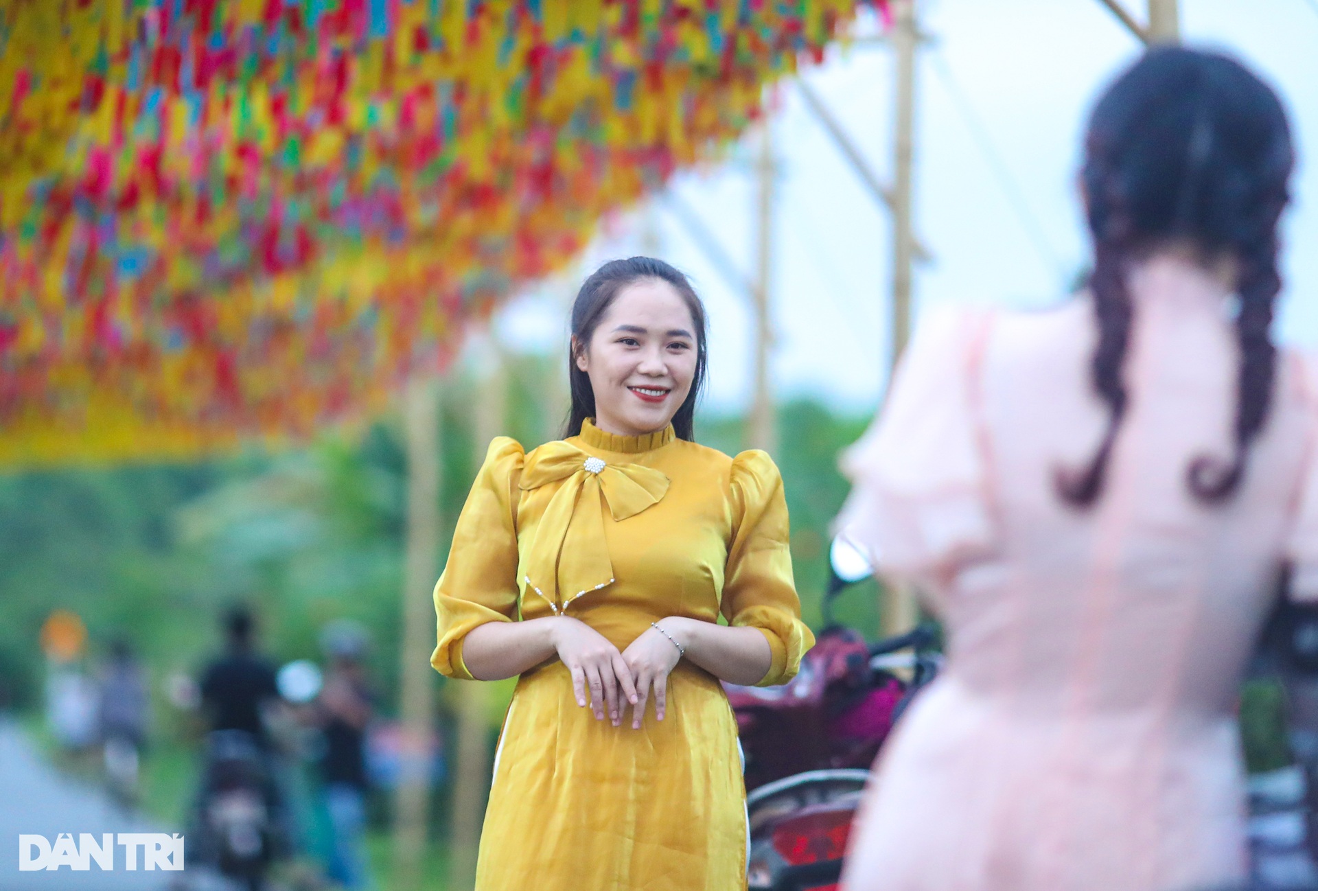 Giới trẻ check-in cung đường đầy đèn lồng ở TPHCM - 9 Giới trẻ check-in cung đường đầy đèn lồng ở TPHCM - 9