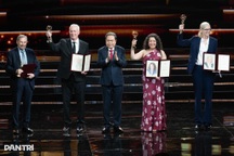 Giải thưởng VinFuture Grand Prize 3 triệu USD trao cho tác giả vaccine HPV