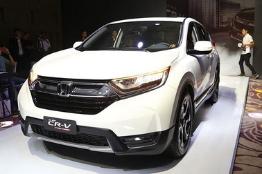 Khách Việt bị ép mua 'bia kèm lạc' với các mẫu xe hot thế nào?