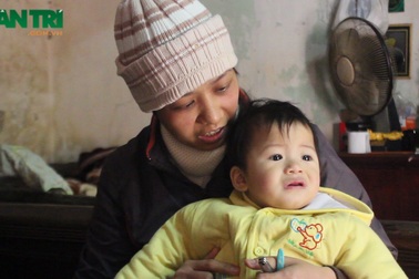 Chuyện cổ tích người mẹ hy sinh đôi mắt để giữ lại mạng sống cho con