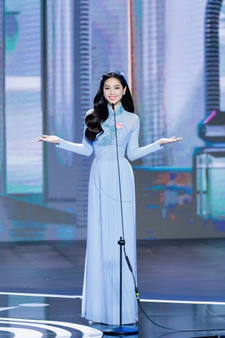 Châu Anh: Quân nhân đầu tiên là Á hậu, xinh đẹp, cao 1,7m - 6