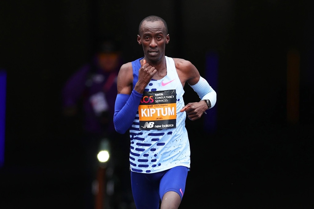 Kelvin Kiptum lập kỷ lục thế giới tại Chicago Marathon - 1 Kelvin Kiptum lập kỷ lục thế giới tại Chicago Marathon - 1