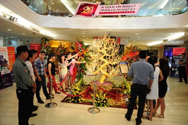 Tưng bừng 20 năm Tập đoàn VBĐQ DOJI