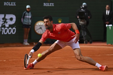 Djokovic vất vả vượt qua trận đấu mở màn Srpska Open