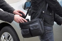 Nhân viên "chôm" 7 chiếc điện thoại của chủ quán và đồng nghiệp