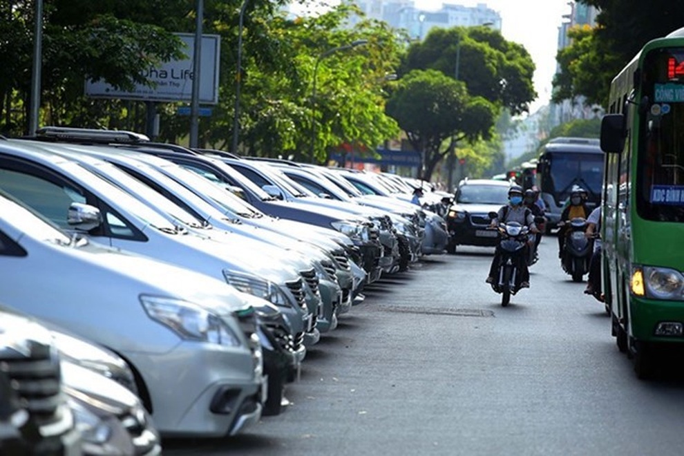 Vì sao đỗ ô tô trong hầm, bãi gửi xe luôn phải quay đầu ra ngoài? - 3 Vì sao đỗ ô tô trong hầm, bãi gửi xe luôn phải quay đầu ra ngoài? - 3