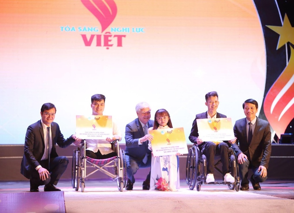 Những tấm gương khuyết tật quên mình vì cộng đồng - 5 Những tấm gương khuyết tật quên mình vì cộng đồng - 5