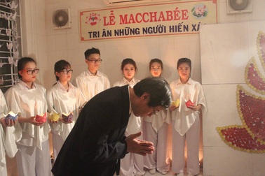 Sinh viên Huế tri ân những người hiến xác cho khoa học