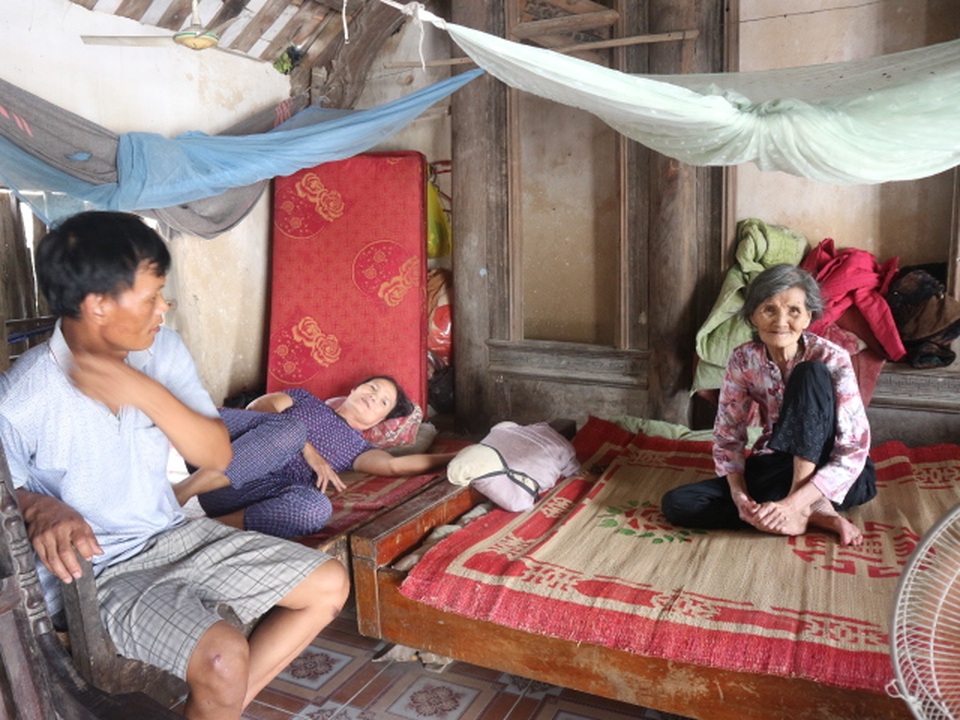 Cô gái viết thư kể gia đình bán lúa cứu mẹ, mong các nhà hảo tâm giúp đỡ - 8 Cô gái viết thư kể gia đình bán lúa cứu mẹ, mong các nhà hảo tâm giúp đỡ - 8