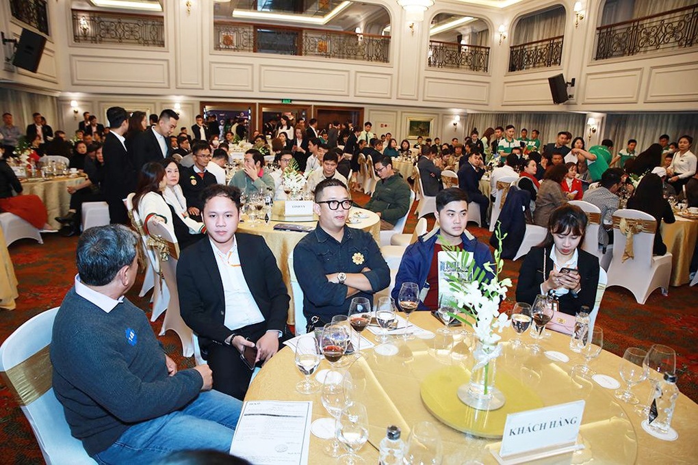 Hàng trăm khách hàng tham dự sự kiện mở bán dự án BGI Topaz Downtown tại Huế - 5 Hàng trăm khách hàng tham dự sự kiện mở bán dự án BGI Topaz Downtown tại Huế - 5