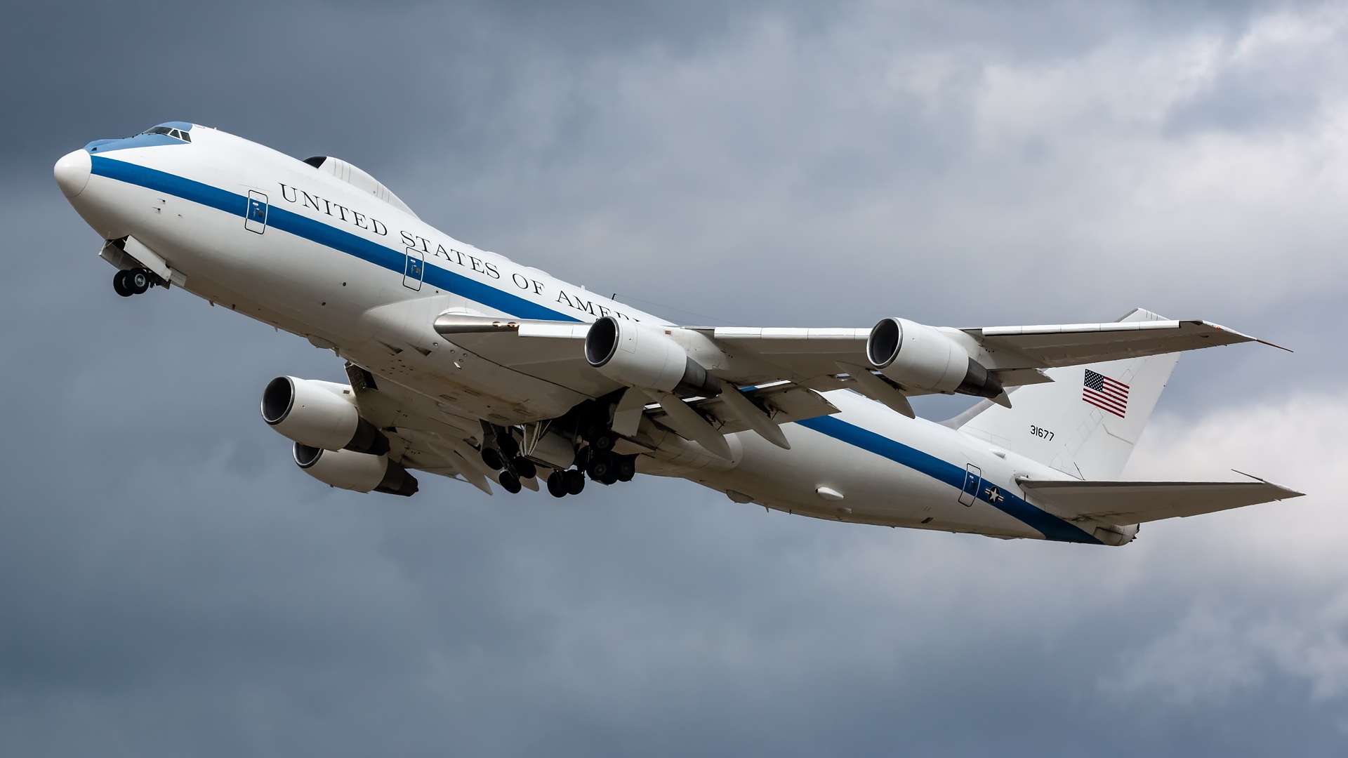 Chuyện ít biết về biệt đội máy bay ngày tận thế của tổng thống Nga - Mỹ - 1