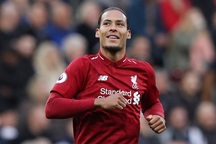 Nhật ký chuyển nhượng ngày 25/8: Liverpool "trói chân" Van Dijk