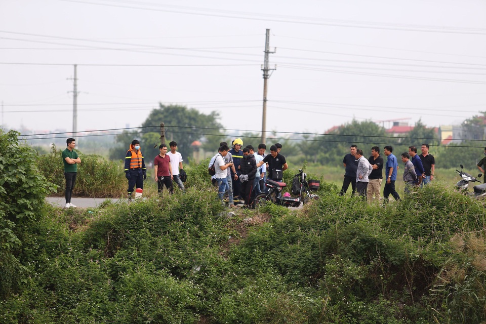 Vụ nữ sinh Học viện Ngân hàng mất tích: Tìm thấy một thi thể dưới sông Nhuệ - 2 Vụ nữ sinh Học viện Ngân hàng mất tích: Tìm thấy một thi thể dưới sông Nhuệ - 2