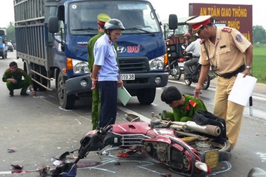 Phó Thủ tướng: Mỗi người phải trăn trở hàng ngày về tai nạn giao thông