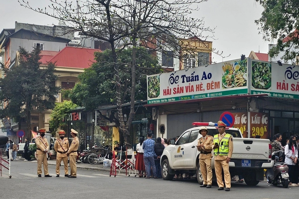 Công an bất ngờ phong tỏa nhiều tuyến đường ở Quảng Ngãi và Vĩnh Phúc - 6