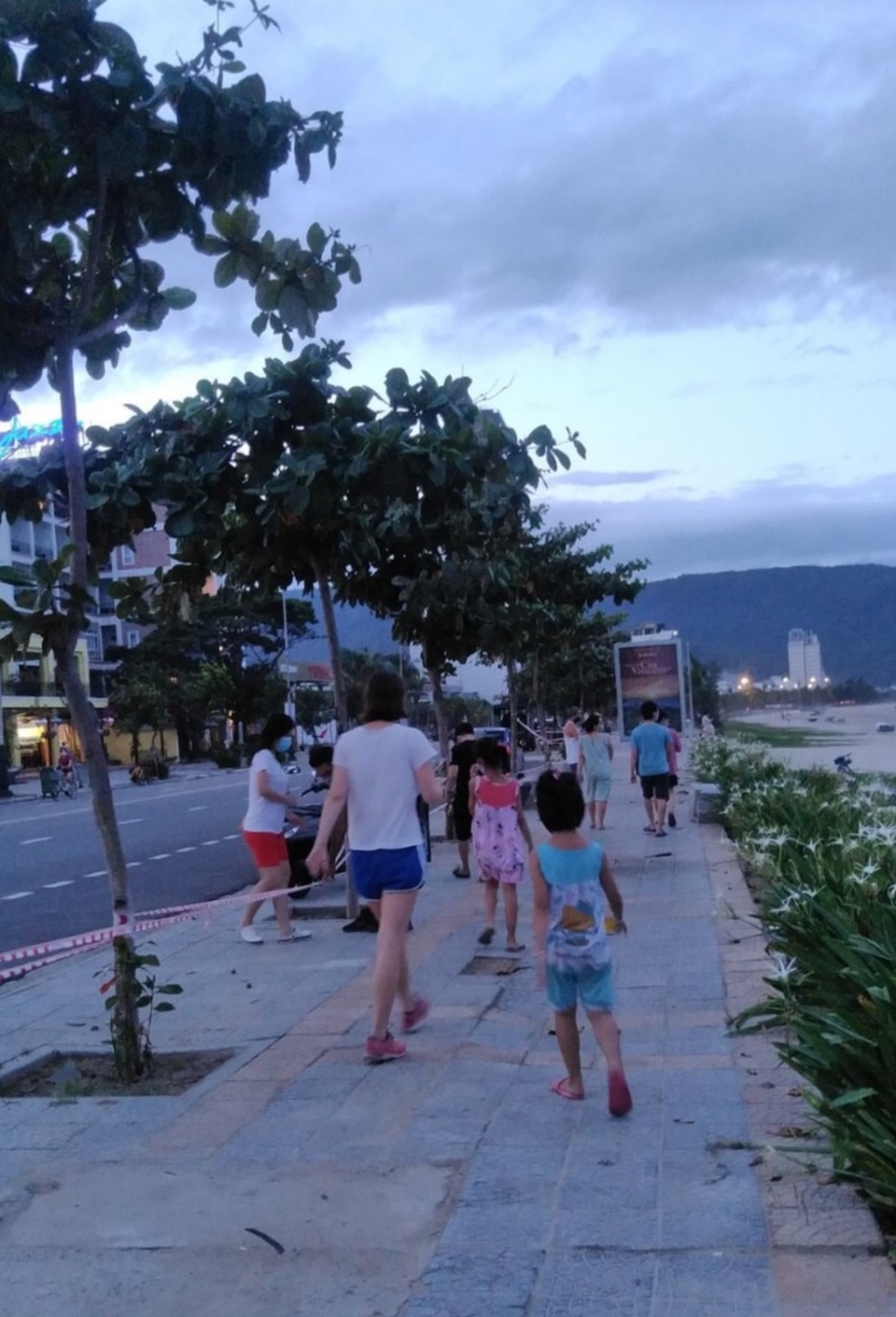 Đà Nẵng vẫn có một số người dân chủ quan trong phòng dịch Covid-19 - 2