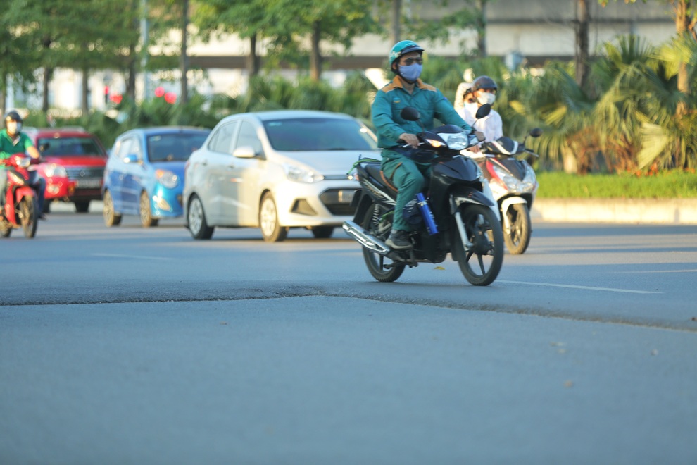 Nhếch nhác, nhem nhuốc trên đại lộ nghìn tỷ giữa thủ đô - 11 Nhếch nhác, nhem nhuốc trên đại lộ nghìn tỷ giữa thủ đô - 11