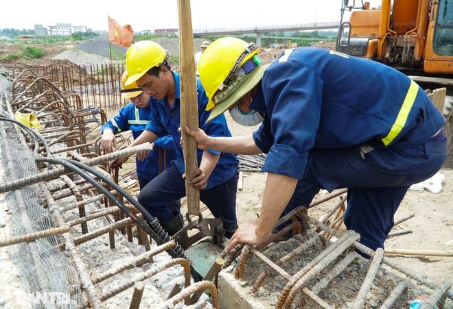 Đại công trường 400 tỷ đồng nối cao tốc Hà Nội - Hải Phòng và đường Cổ Linh - 15 Đại công trường 400 tỷ đồng nối cao tốc Hà Nội - Hải Phòng và đường Cổ Linh - 15