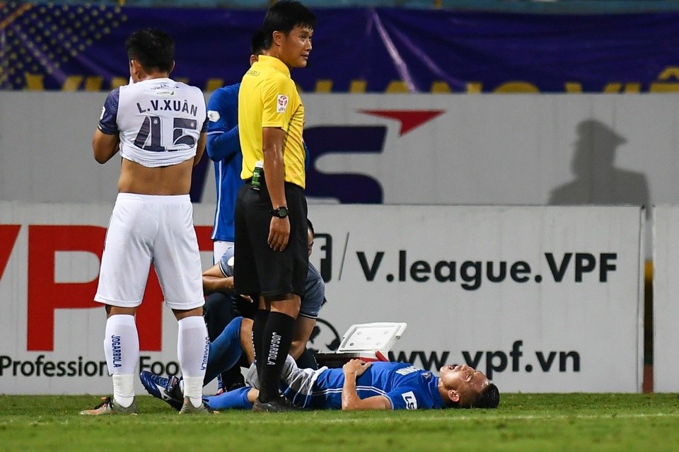 CLB Hà Nội 4-0 Than Quảng Ninh: Quang Hải rực sáng - 13 CLB Hà Nội 4-0 Than Quảng Ninh: Quang Hải rực sáng - 13
