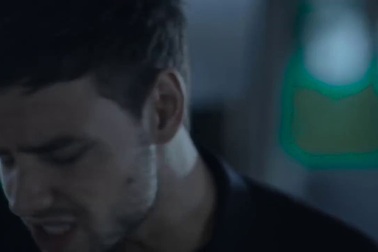 Liam Payne - Bedroom Floor