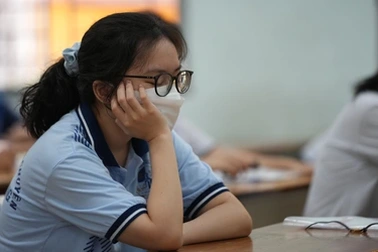 Học sinh giỏi bị điểm 0 vì ngủ quên: Cán bộ coi thi thiếu kỹ năng xử lý