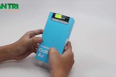 Đập hộp Samsung Galaxy A8 chính hãng tại Việt Nam