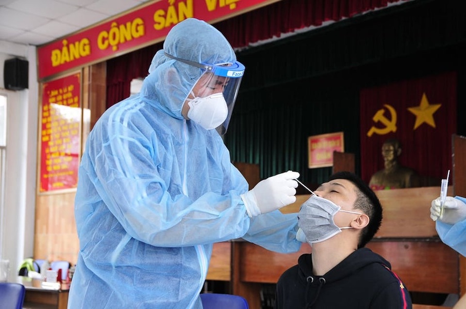 TPHCM: Xét nghiệm SARS-CoV-2 cho gần 4.000 thanh niên chuẩn bị nhập ngũ - 4 TPHCM: Xét nghiệm SARS-CoV-2 cho gần 4.000 thanh niên chuẩn bị nhập ngũ - 4