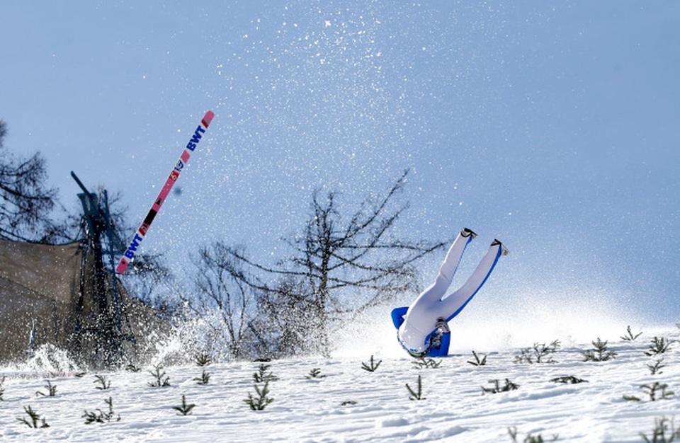 Vận động viên từng nhảy xa hơn 243m suýt mất mạng vì cú tiếp đất lỗi - 3 Vận động viên từng nhảy xa hơn 243m suýt mất mạng vì cú tiếp đất lỗi - 3