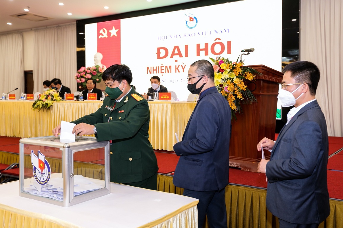 Hội Nhà báo Việt Nam bầu 52 ủy viên Ban Chấp hành khóa XI - 1 Hội Nhà báo Việt Nam bầu 52 ủy viên Ban Chấp hành khóa XI - 1