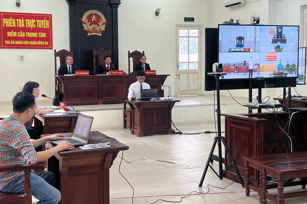 Phiên tòa đầu tiên được xét xử trực tuyến ở Hà Nội - 1 Phiên tòa đầu tiên được xét xử trực tuyến ở Hà Nội - 1
